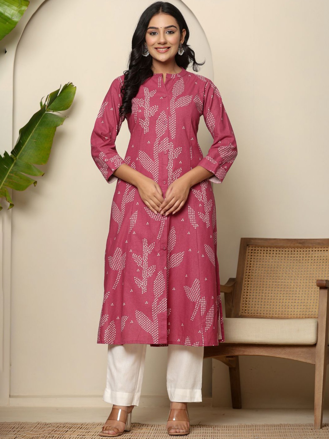 

Do Dhaage Bandhani Printed Mandarin Collar Pure Cotton A-Line Kurta, Pink