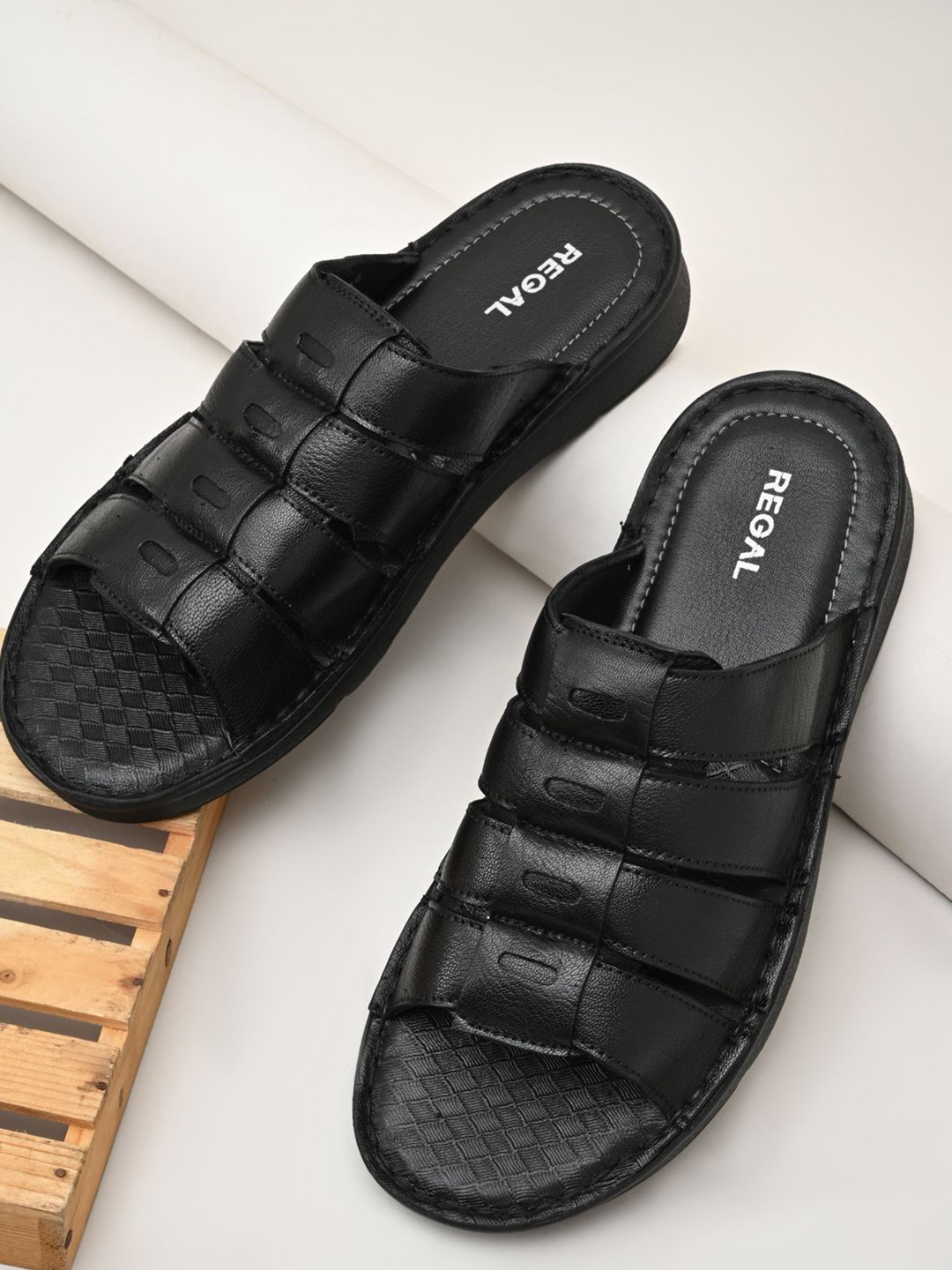 

Regal Men Leather Comfort Sandals, Black
