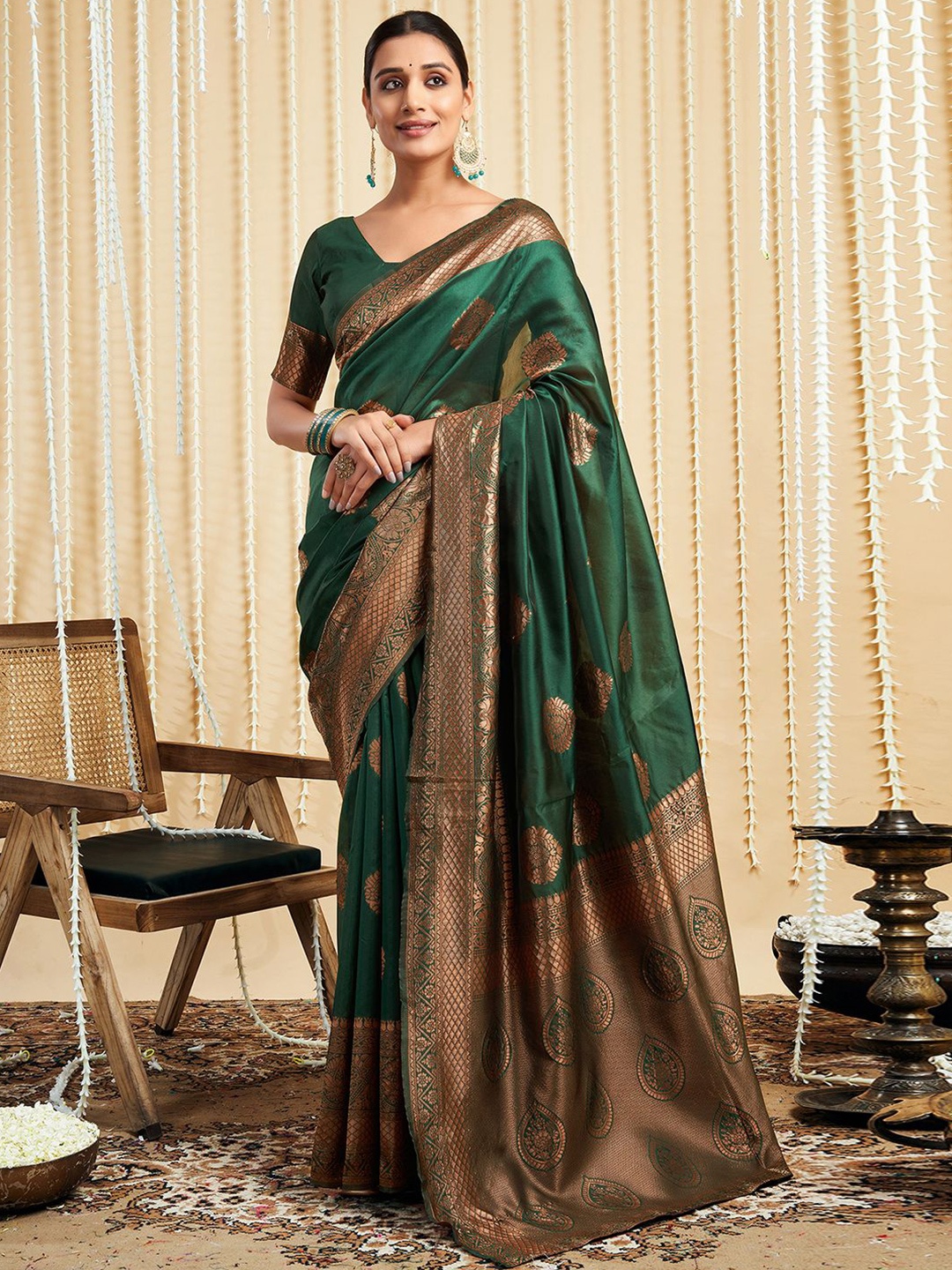 

HERE&NOW Floral Zari Kanjeevaram Saree, Green