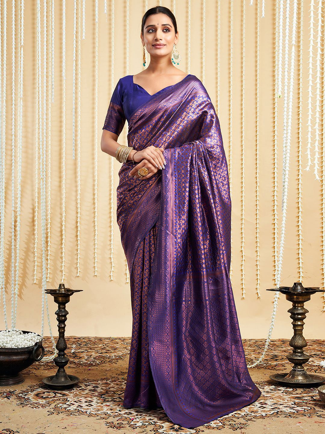 

HERE&NOW Zari Woven Design Mysore Silk Saree, Navy blue