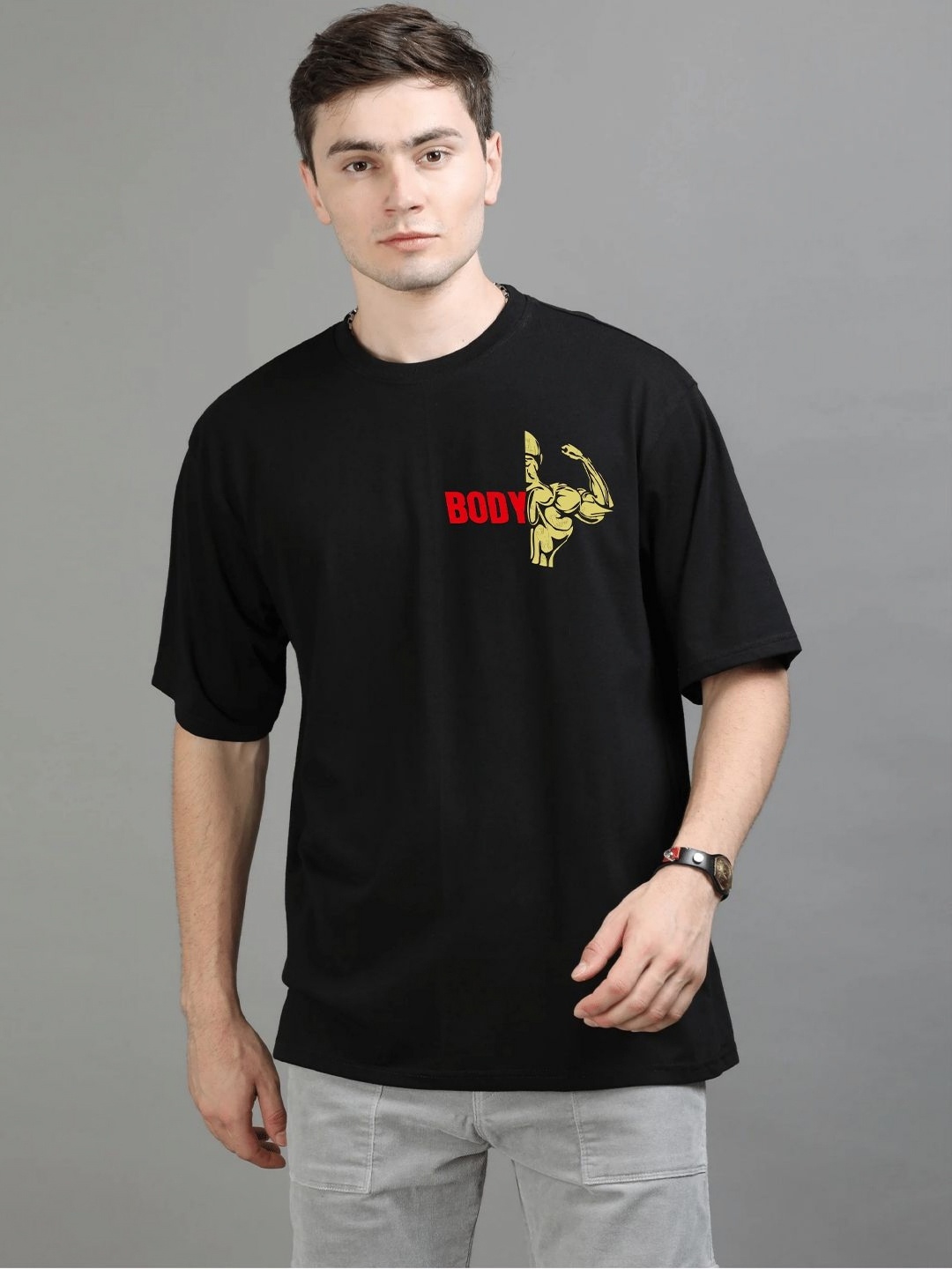 

GSPO Men Typography Printed Applique T-shirt, Black
