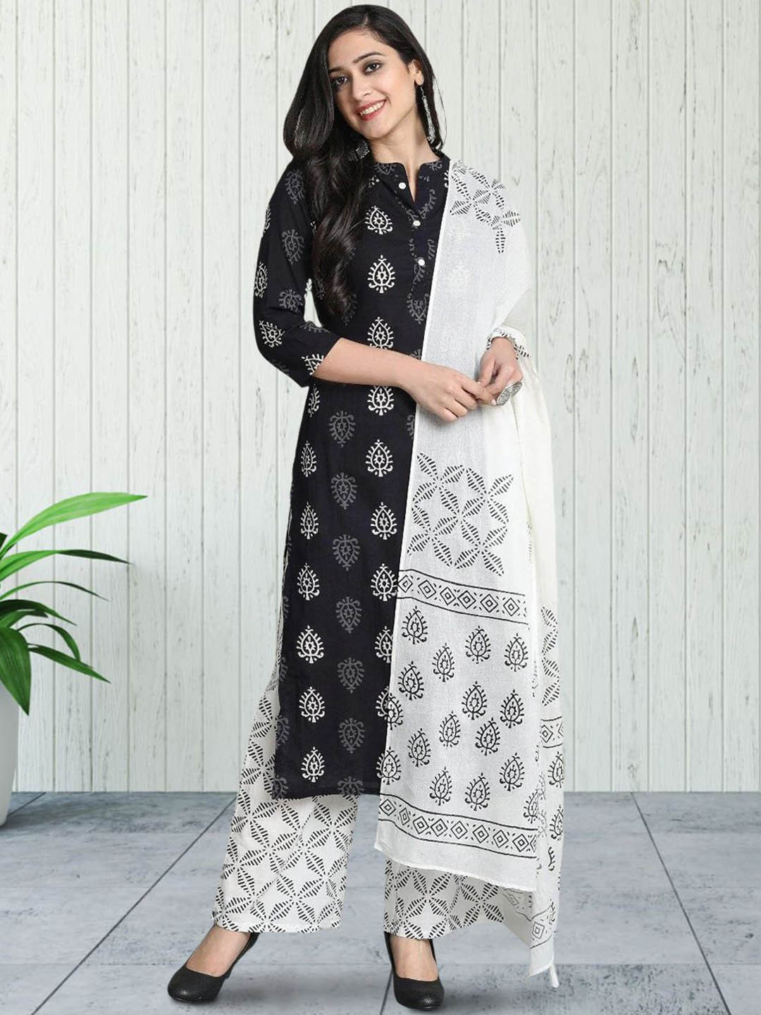 

Moda Rapido Women Ethnic Motifs Printed Regular Kurta with Trousers & With Dupatta, Black