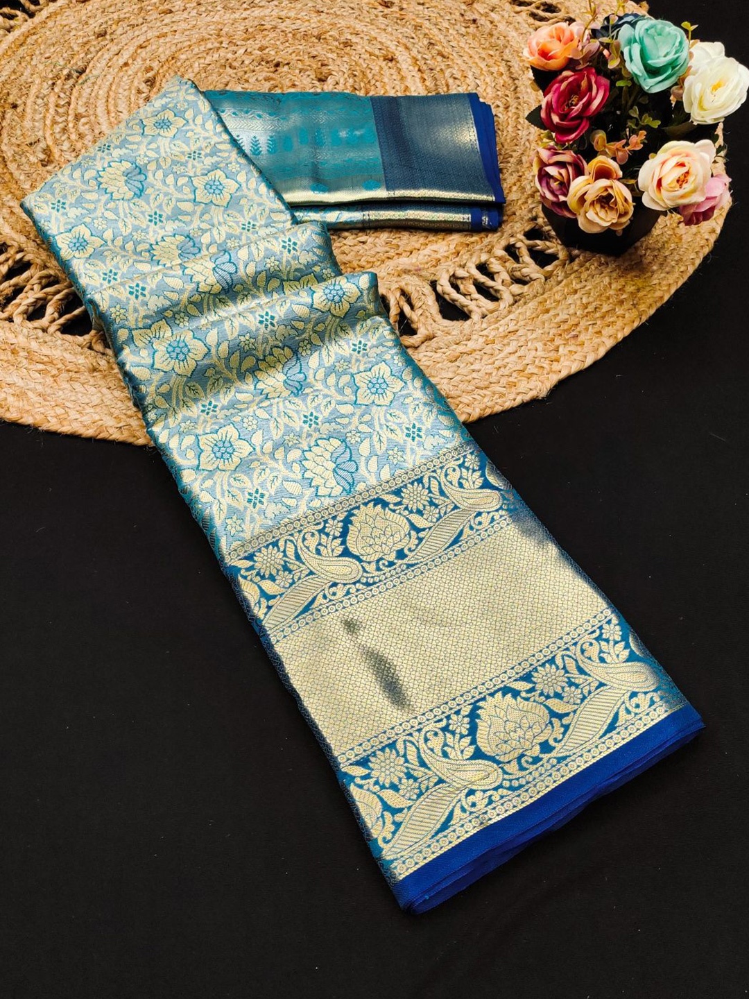 

DIVASTRI Women Zari Pure Silk Banarasi Saree, Turquoise blue