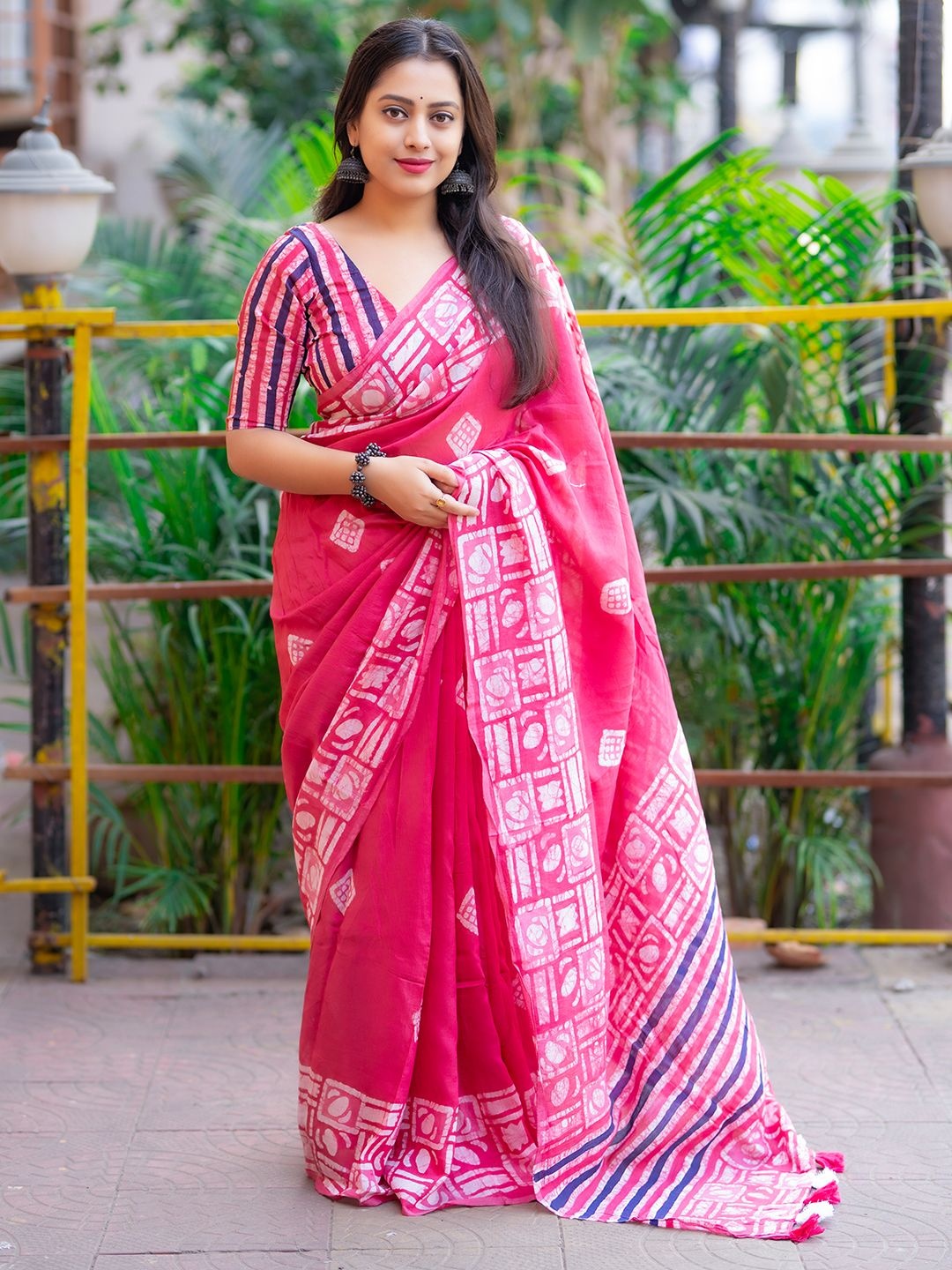 

DIVASTRI Batik Chanderi Saree, Pink