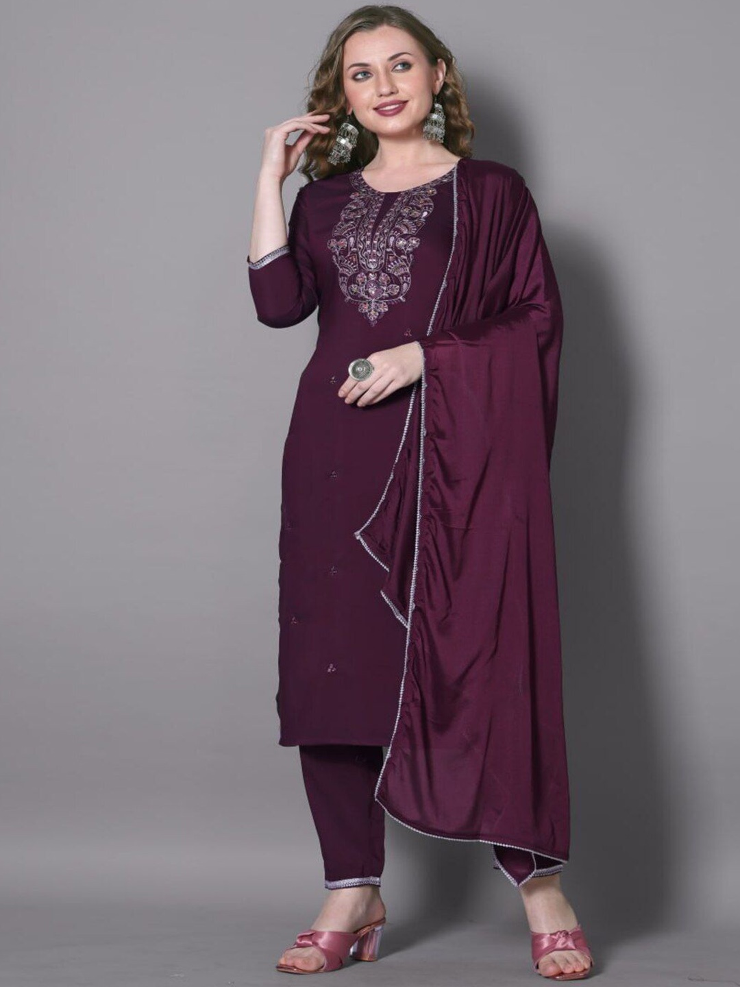 

ASCIIBLUES Ethnic Motifs Sequinned Embroidered Round Neck Kurta with Trousers & Dupatta, Purple