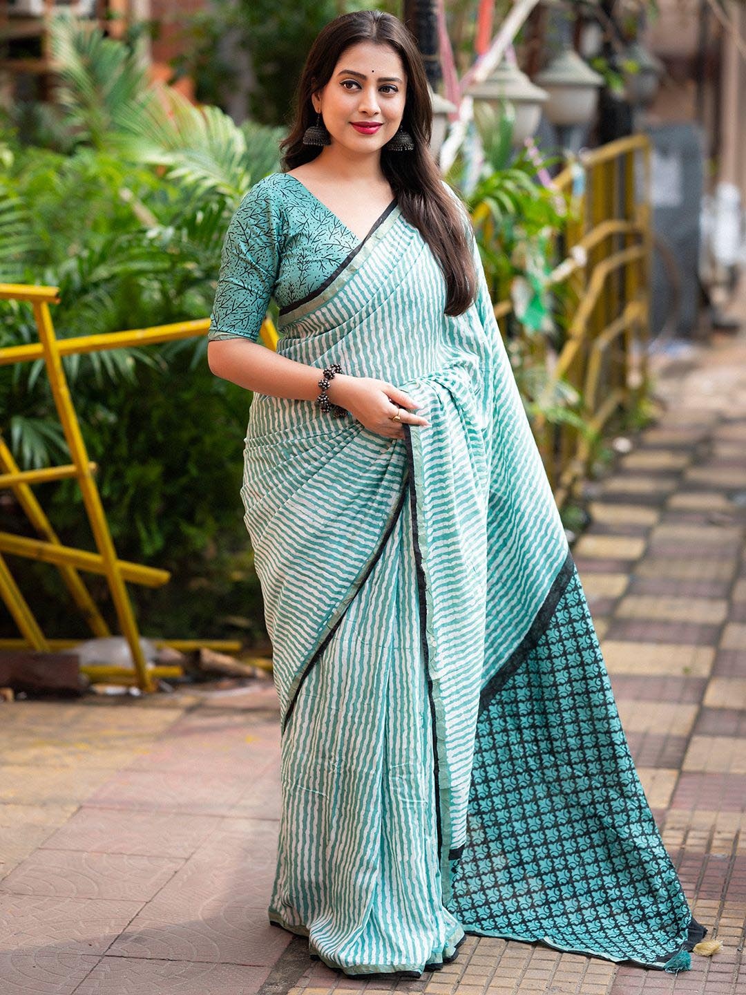 

DIVASTRI Leheriya Chanderi Saree, Blue