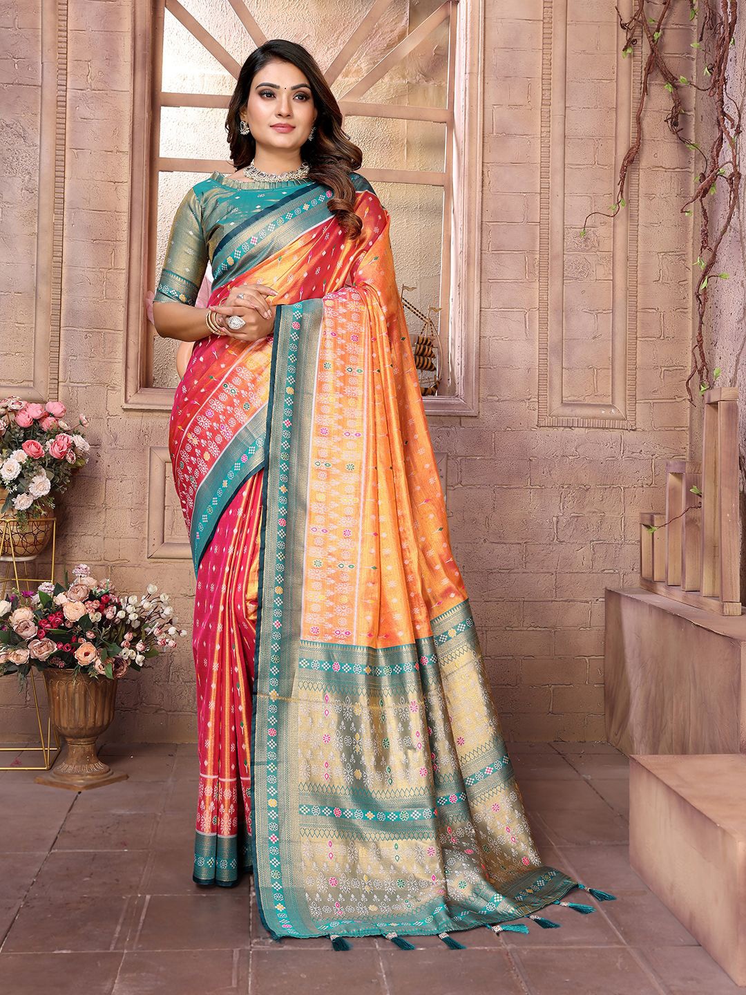 

DIVASTRI Woven Design Zari Banarasi Saree, Orange