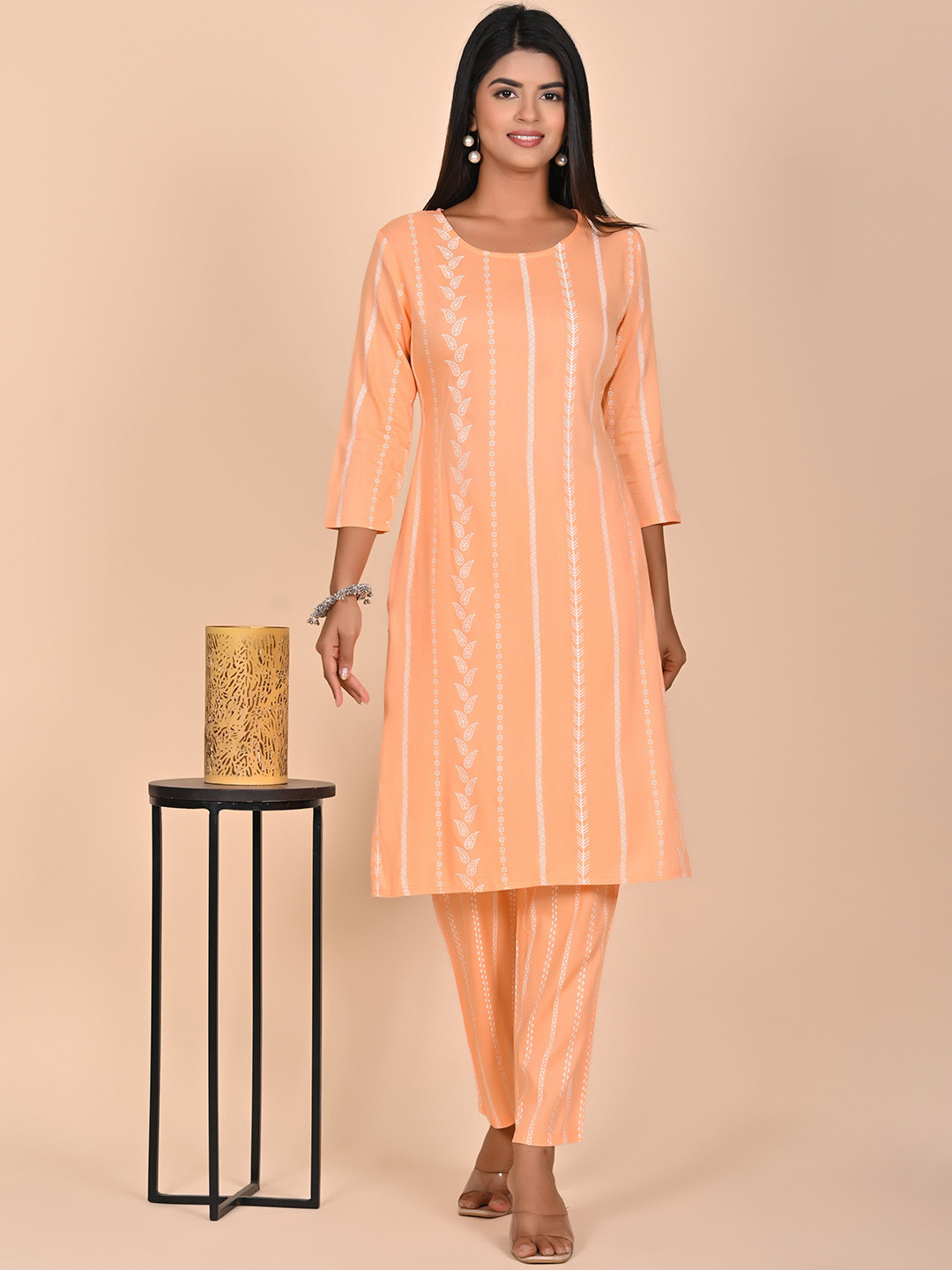 

Rashmi Shree Creation Geometric Printed Round Neck Straight Kurta With Trousers, Orange
