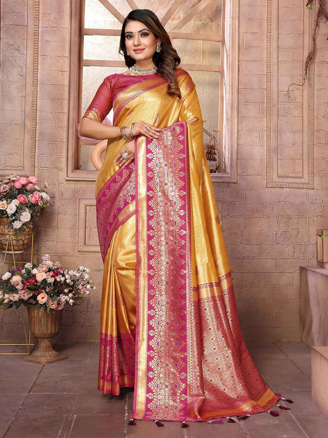 

DIVASTRI Woven Design Zari Silk Blend Banarasi Saree, Yellow