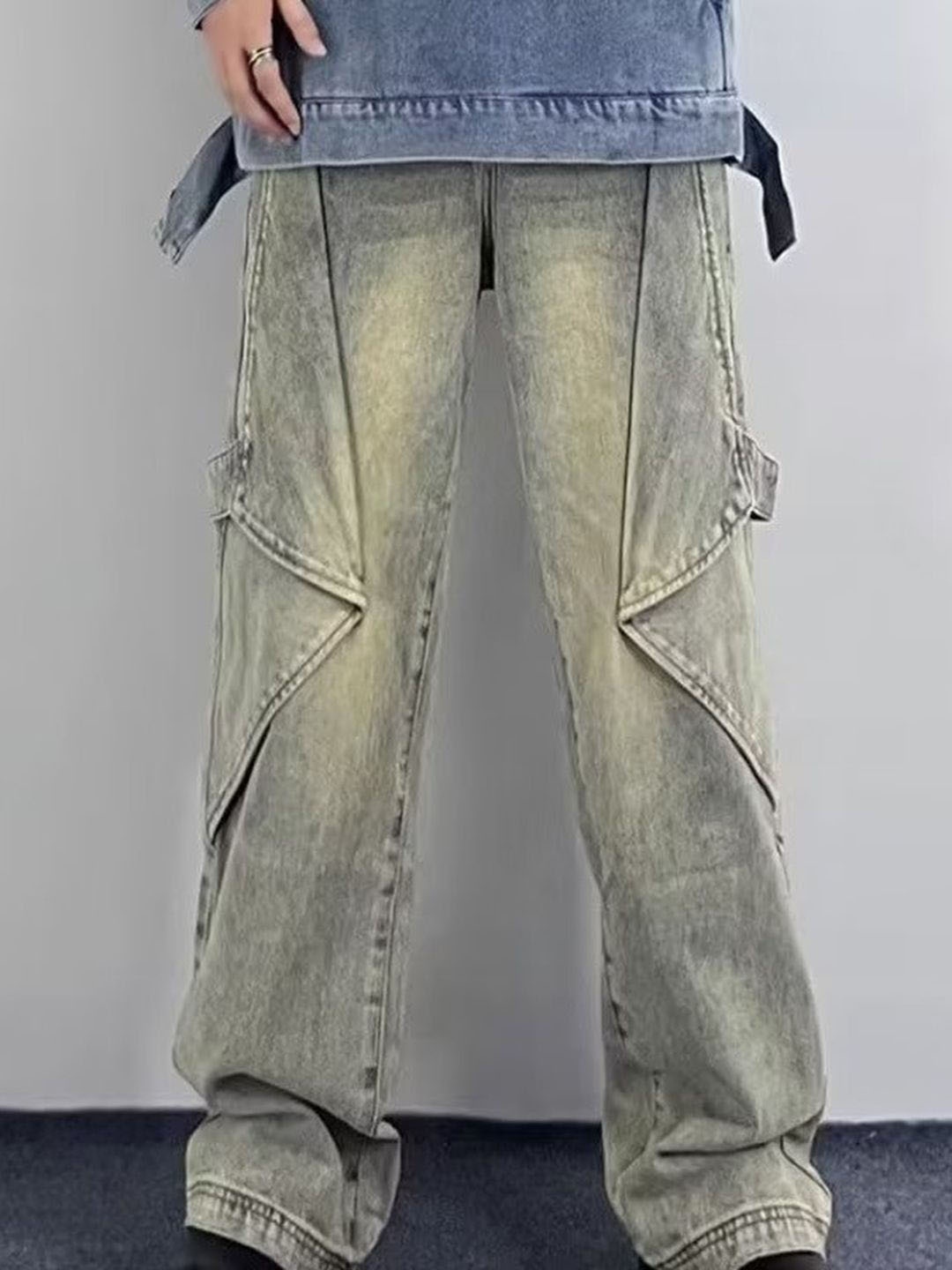 

HERE&NOW Men Mid-Rise Heavy Fade Relaxed Fit Jeans, Grey