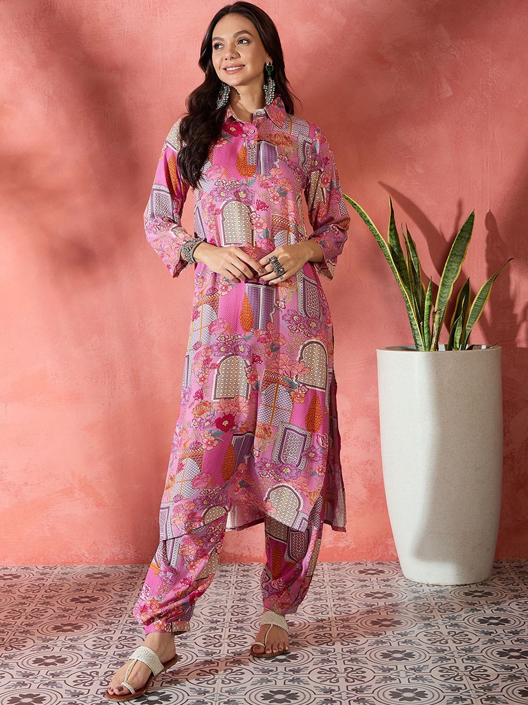 

Sangria Floral Printed Shirt Collar Straight Kurta With Salwar, Pink