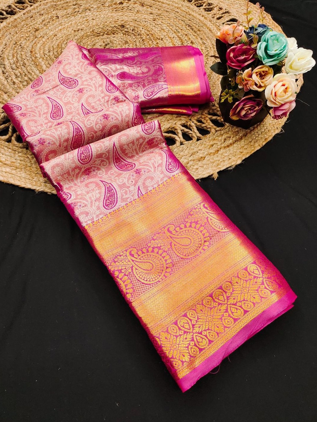 

DIVASTRI Woven Design Zari Pure Silk Banarasi Saree, Pink
