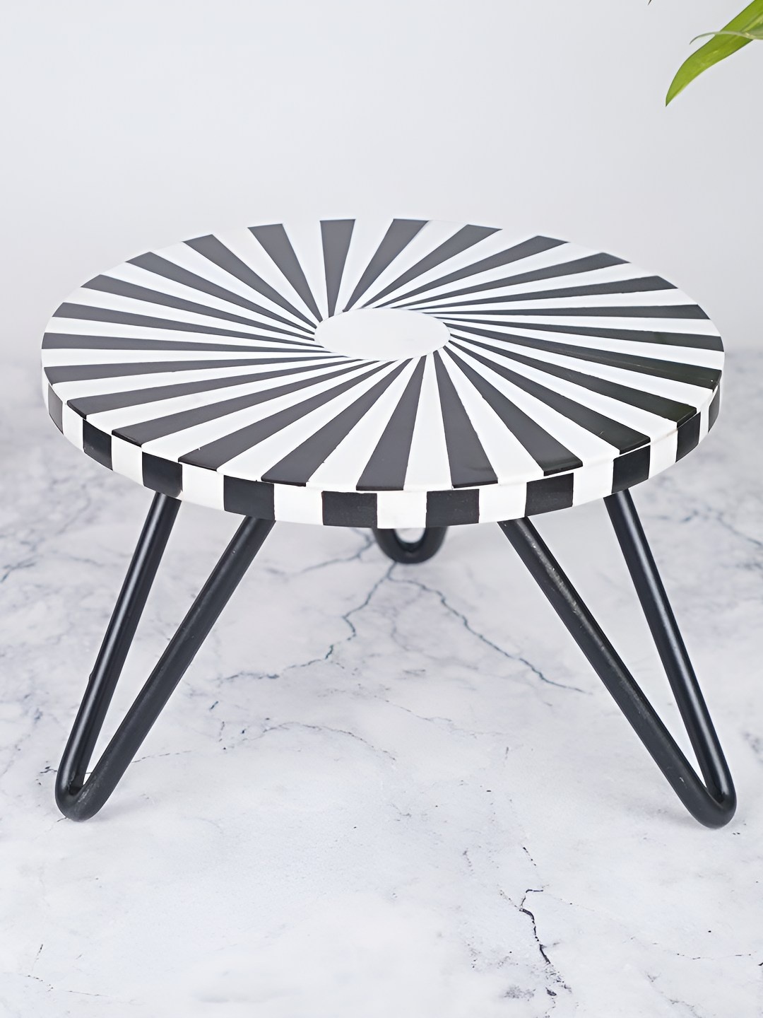 

Indianshelf White & Black Printed Wooden Easy to Clean Cake Stand