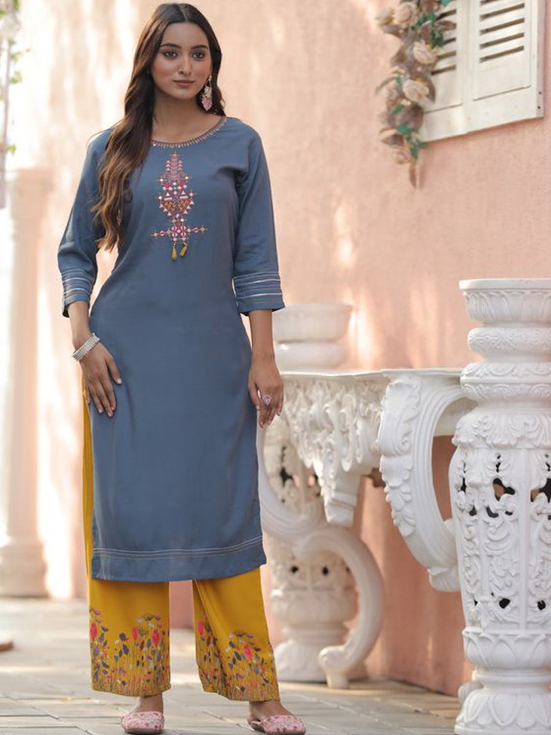 

KODILA ENTERPRISE Embroidered Round Neck Kurta With Palazzos, Grey
