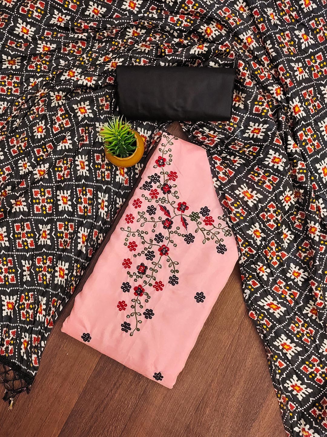 

SAINOOR Floral Embroidered Unstitched Dress Material, Peach