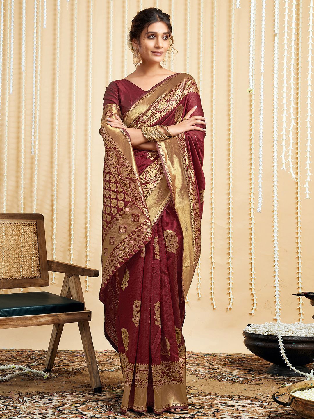 

HERE&NOW Woven Design Zari Banarasi Saree, Maroon