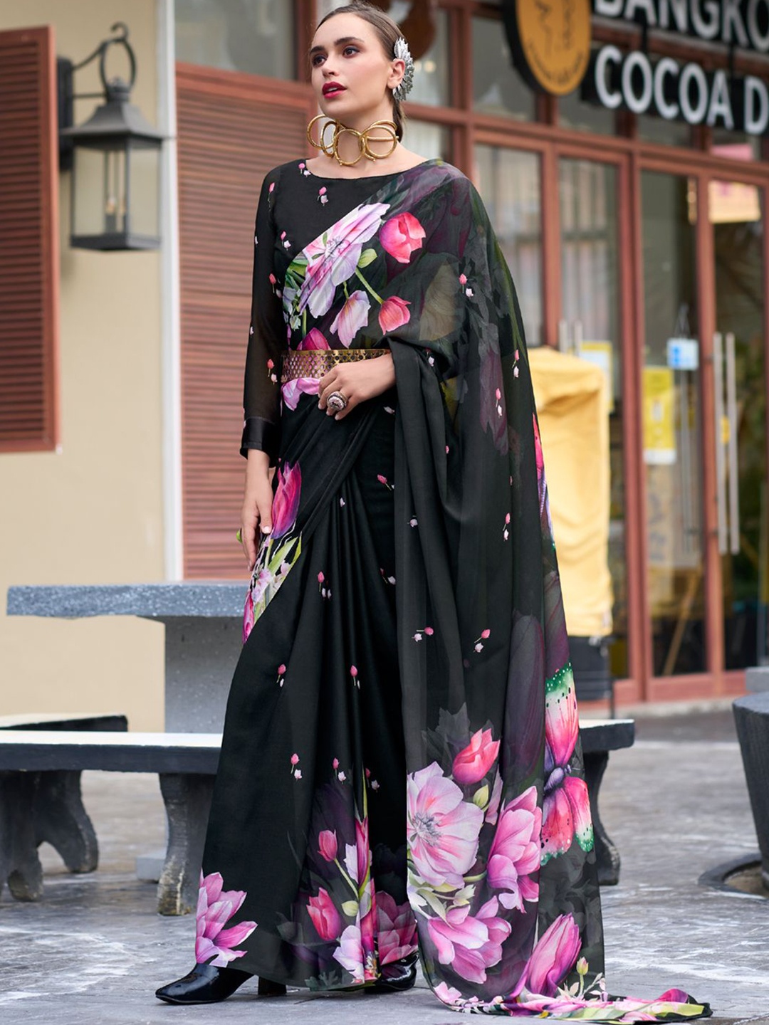 

DIVASTRI Floral Poly Georgette Belted Saree, Black
