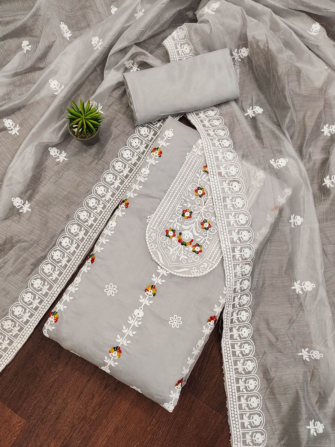 

SAINOOR Floral Embroidered Semi-Stitched Dress Material, Grey