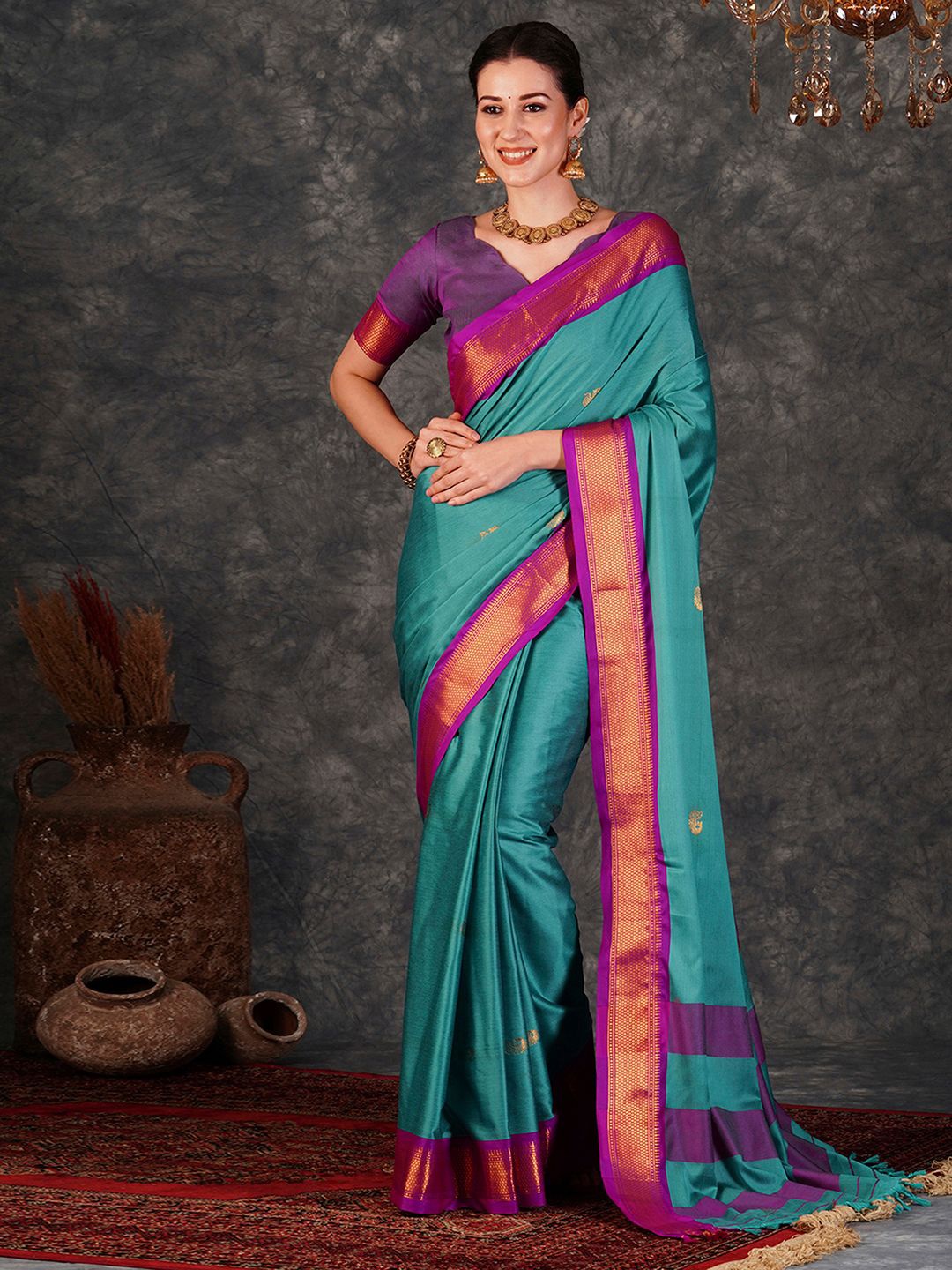 

Sangria Paithani Woven Design Saree With Blouse Piece, Turquoise blue