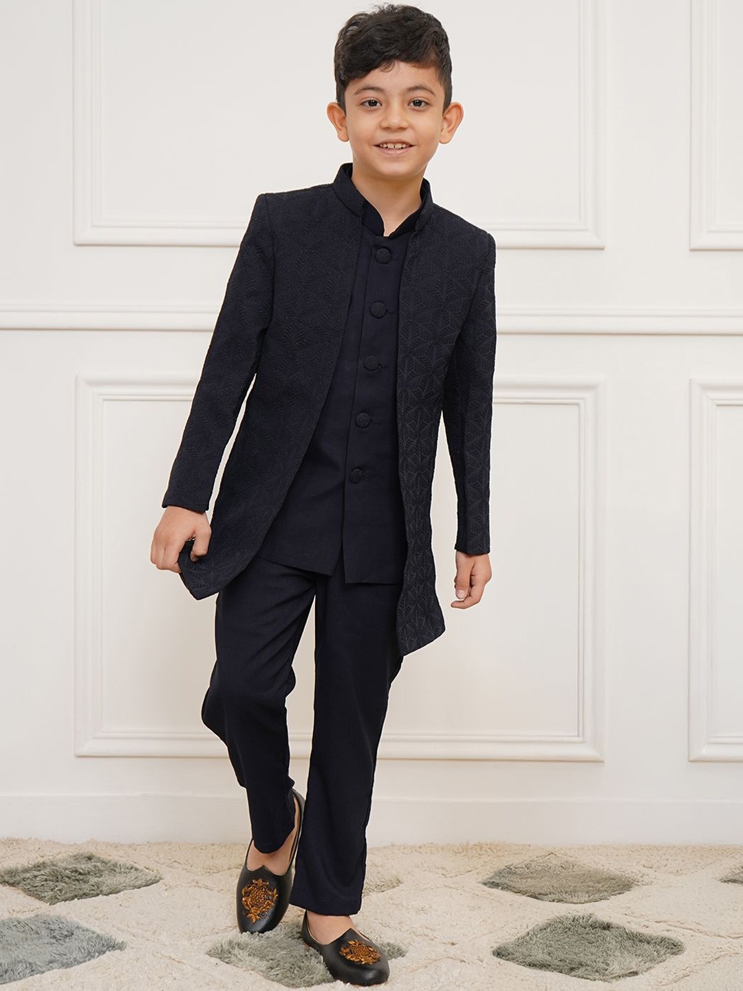 

Vastramay Boys Slim Fit Front Open Embroidered Sherwani Set, Navy blue
