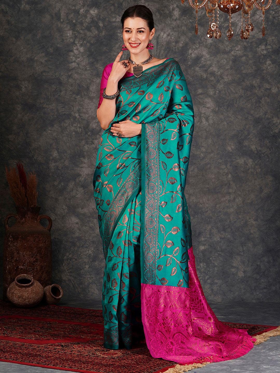 

Sangria Banarasi Woven Design Saree WithBlousePiece, Green