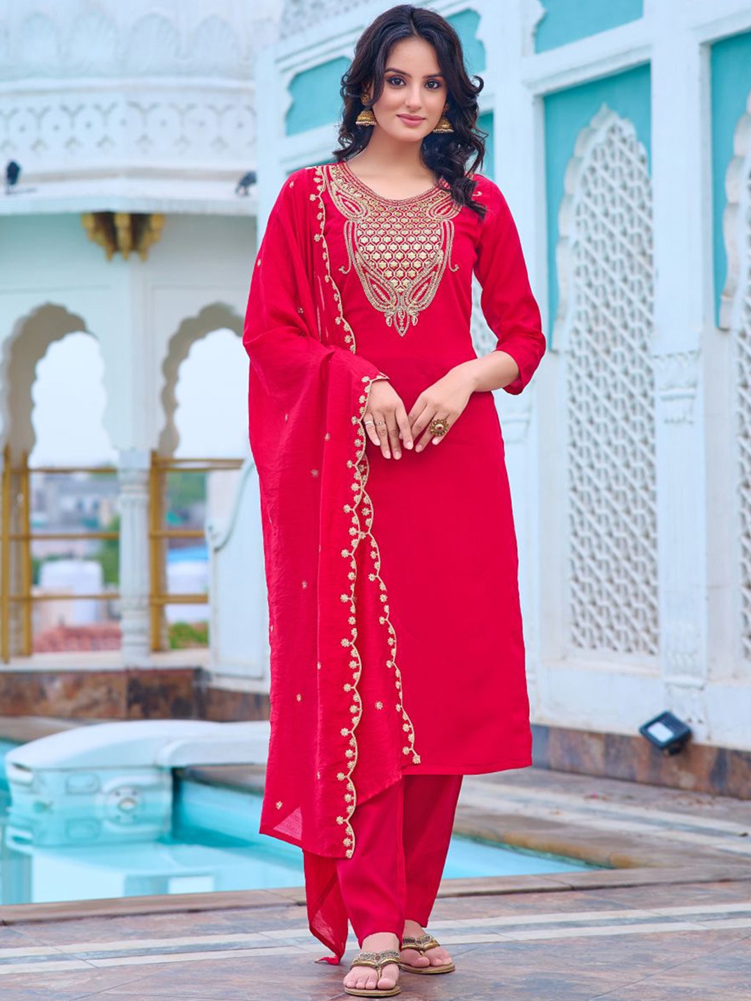 

Anouk Floral Embroidered Straight Kurta With Trousers And Dupatta, Magenta