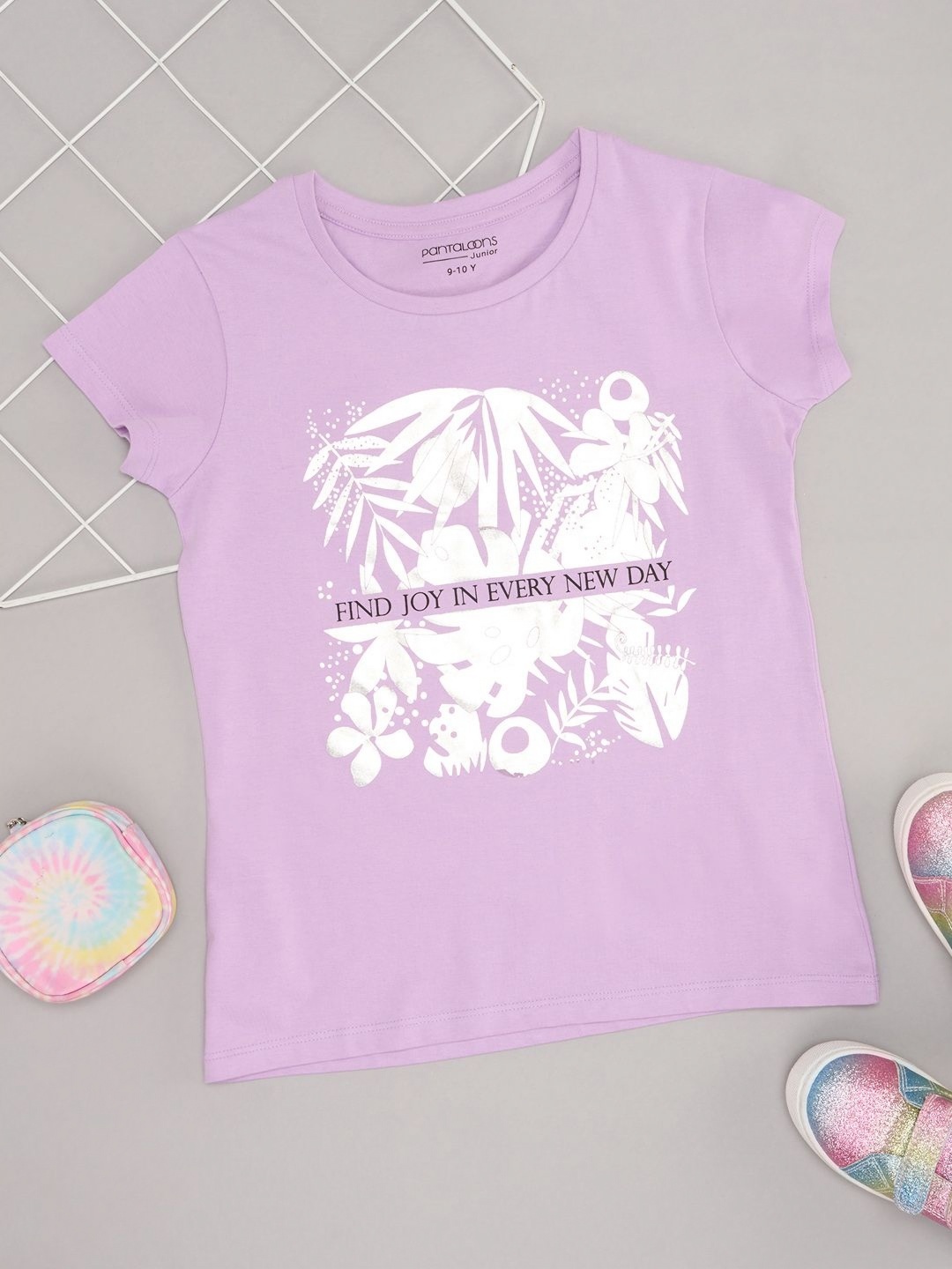 

Pantaloons Junior Girls Applique T-shirt, Magenta