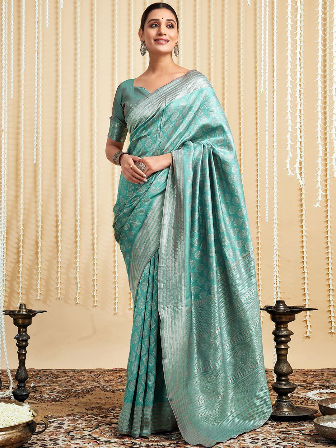 

HERE&NOW Woven Design Kanjeevaram Sarees, Green