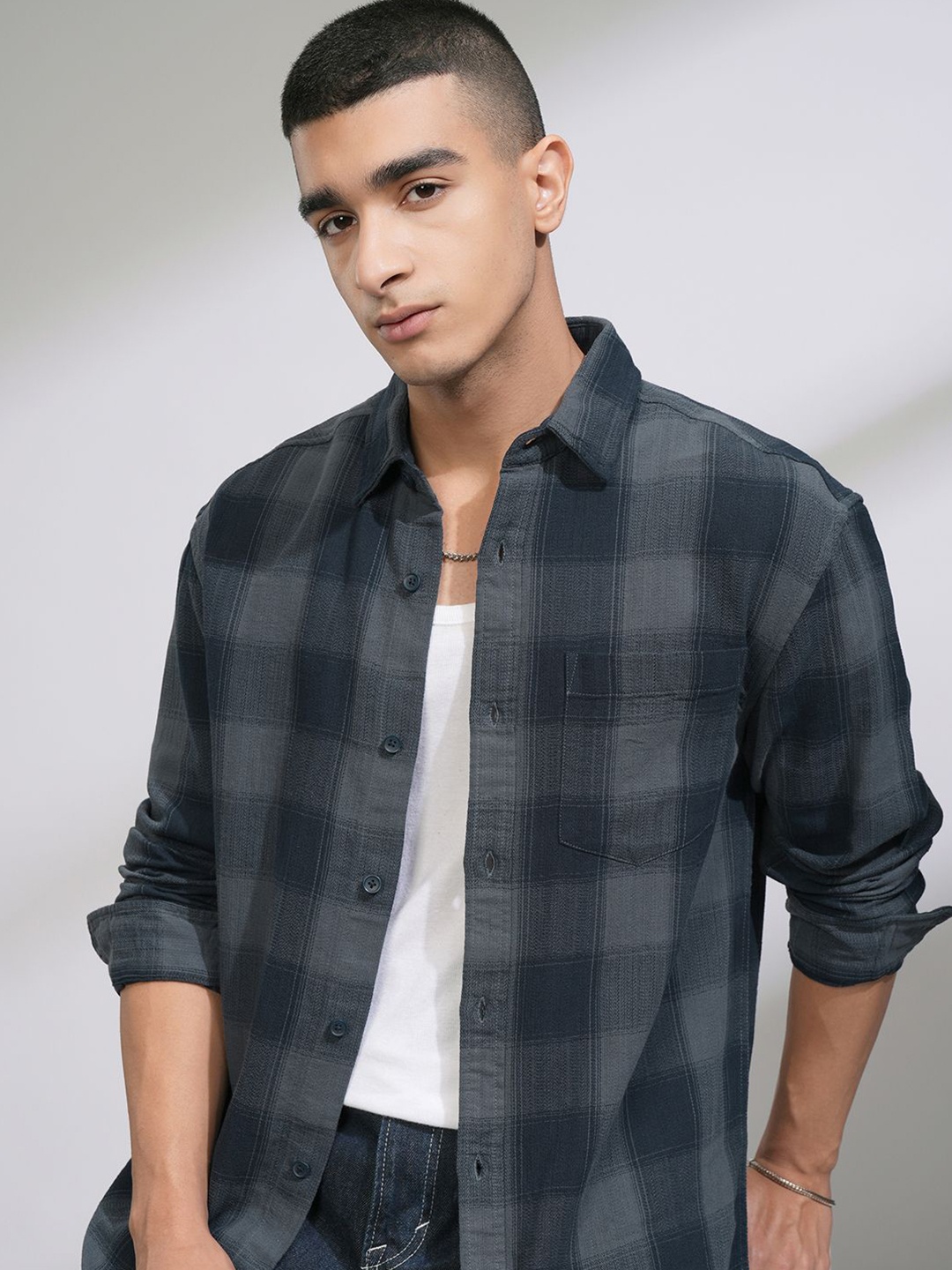 

HIGHLANDER Men Opaque Checked Casual Shirt, Blue