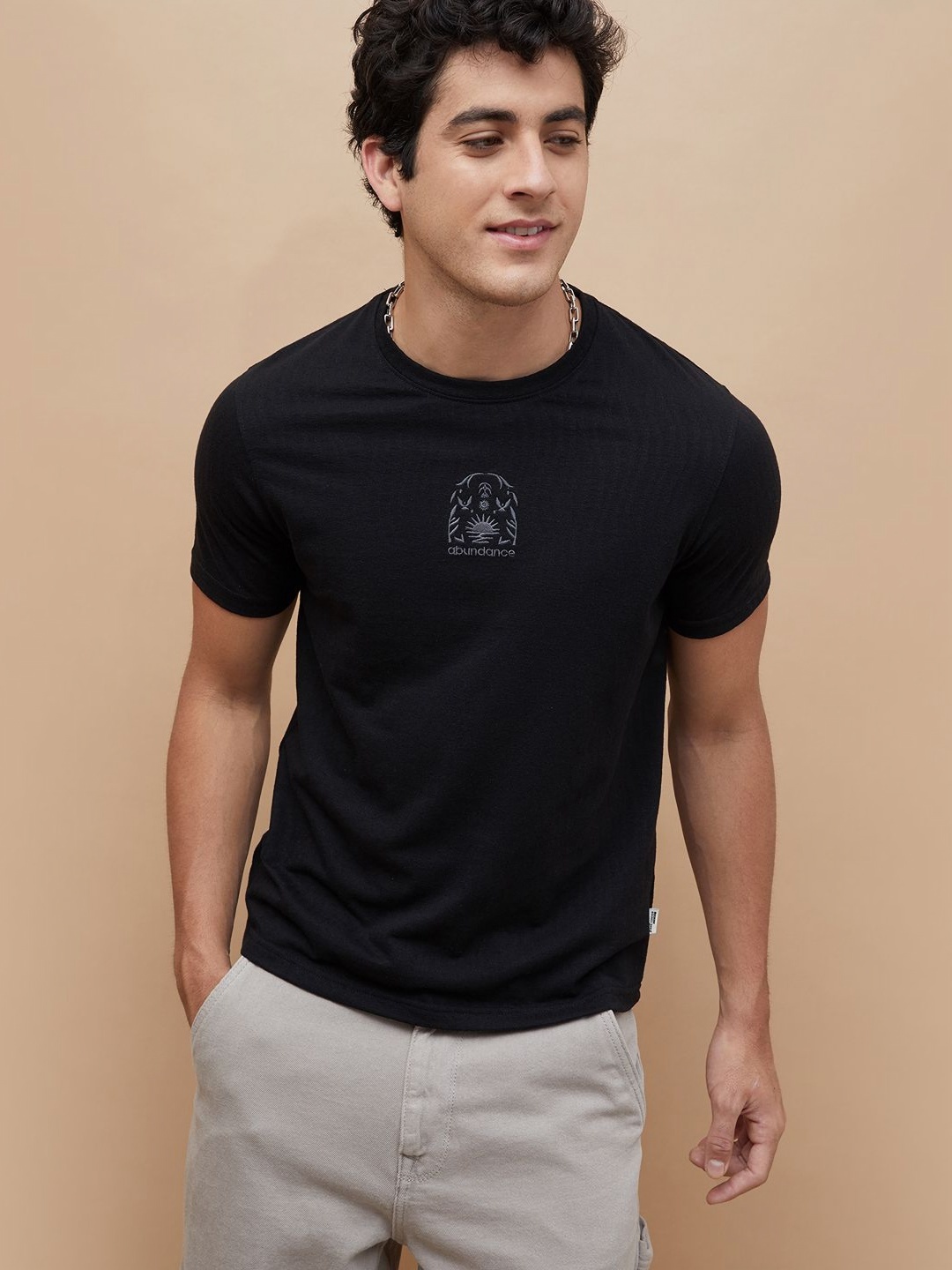 

Fame Forever by Lifestyle Men Printed Pockets T-shirt, Black