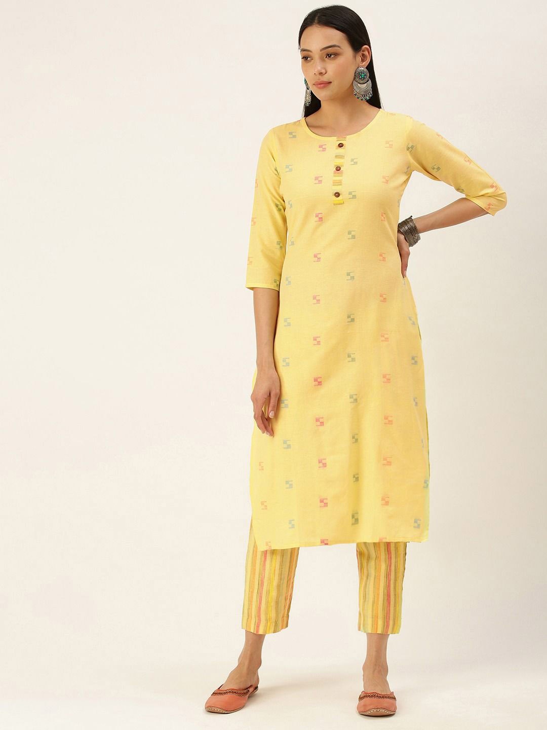 

DIVASTRI Geometric Woven Design Round Neck Straight Kurta With Trouser, Yellow