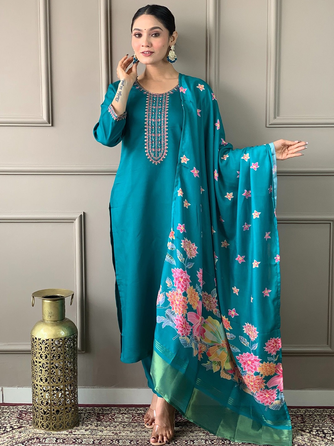 

Anouk Embroidered Round Neck kurta With Trouser And Dupatta, Blue