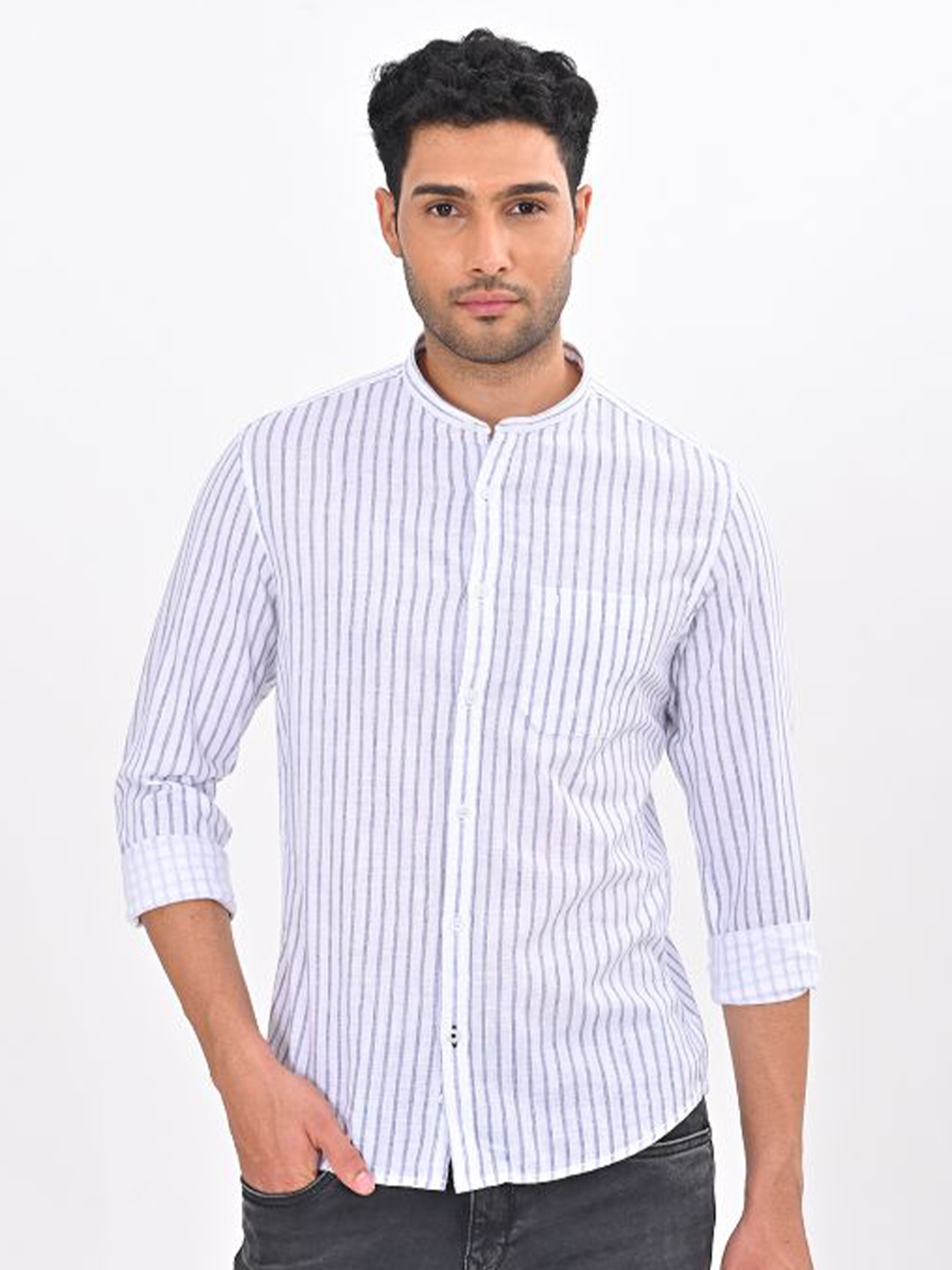 

Indian Terrain Men Chiseled Skinny Fit Opaque Striped Casual Shirt, White