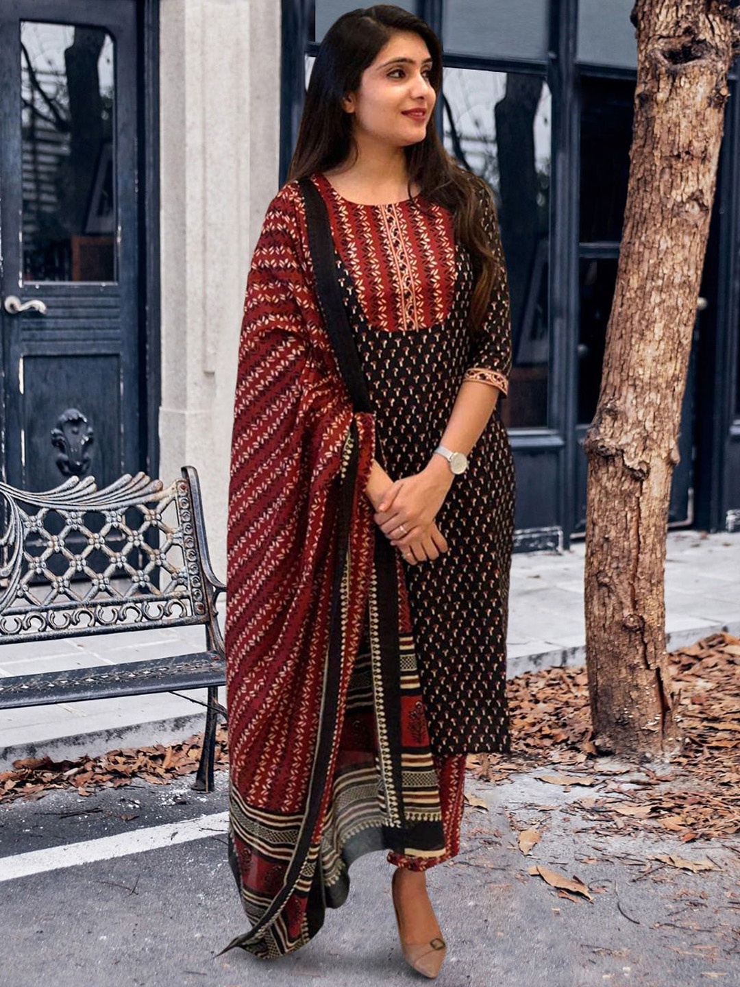 

Moda Rapido Women Ethnic Motifs Printed Regular Kurta with Trousers & With Dupatta, Black