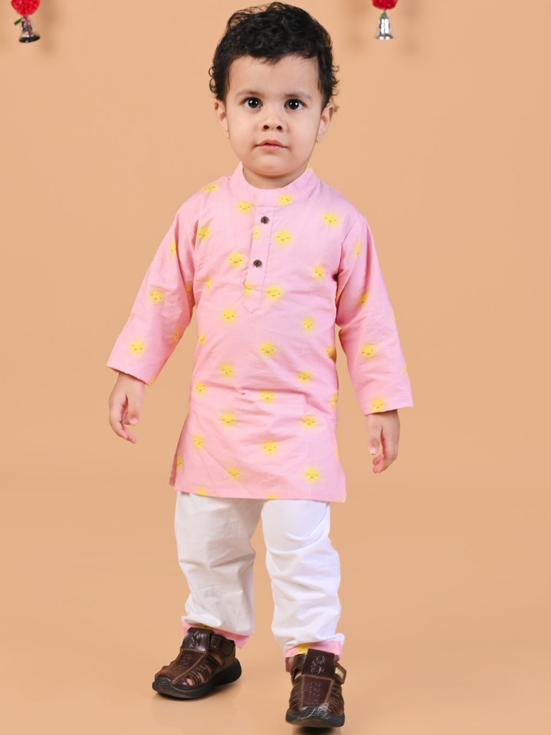 

MAMA AND PEACHES Unisex Kids Quirky Printed Pure Cotton Kurta With Trouser, Pink