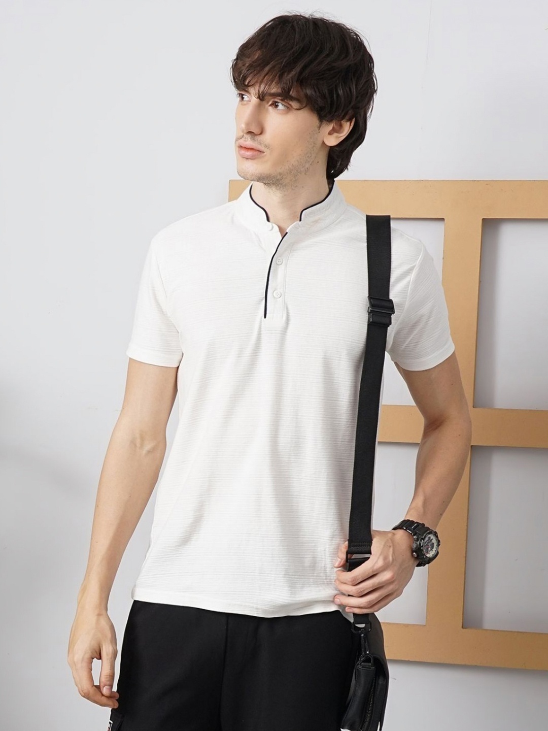

Genoa Men Mandarin Collar Slim Fit T-shirt, Off white