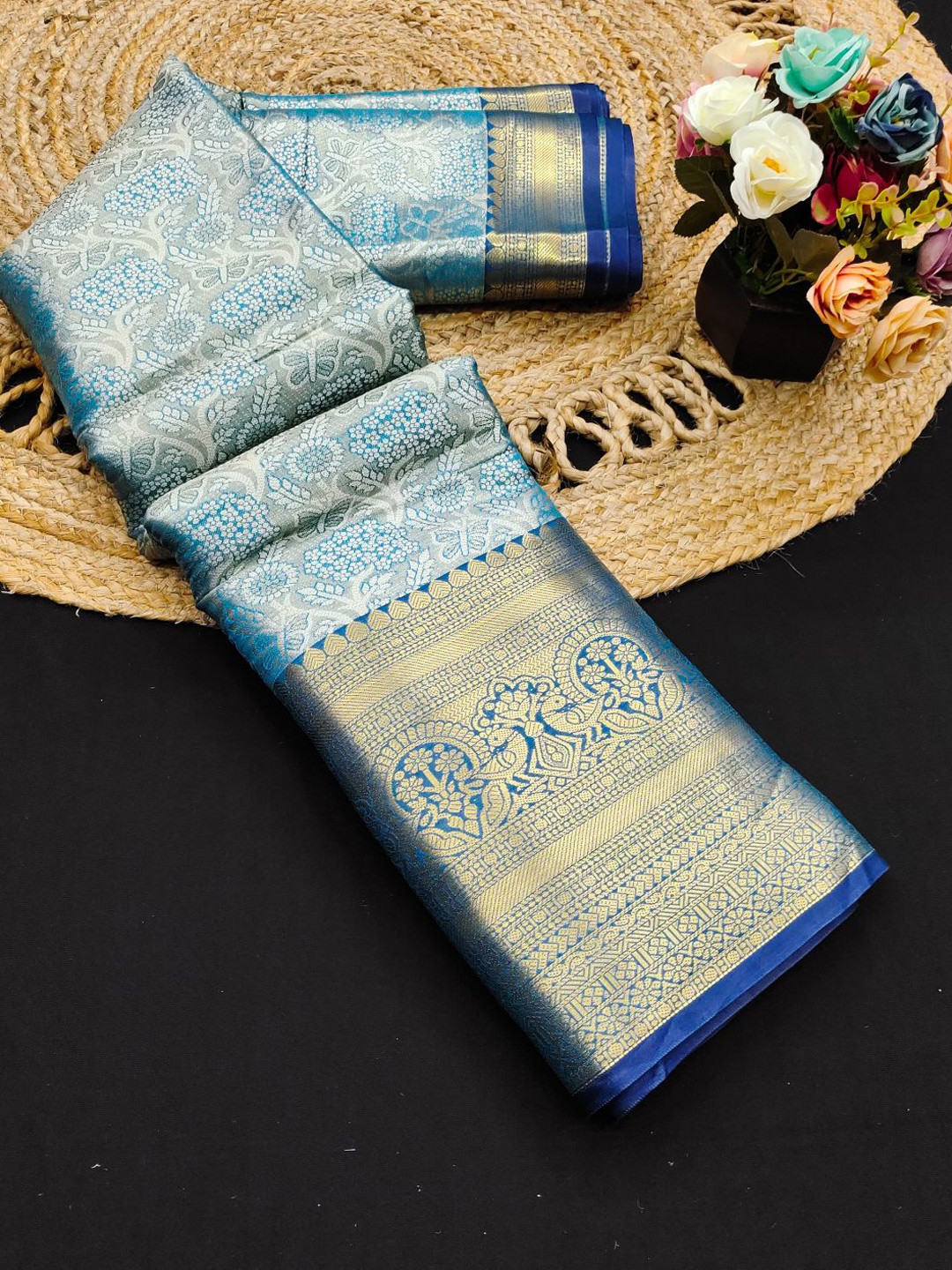 

DIVASTRI Woven Design Zari Pure Silk Handloom Banarasi Saree, Turquoise blue