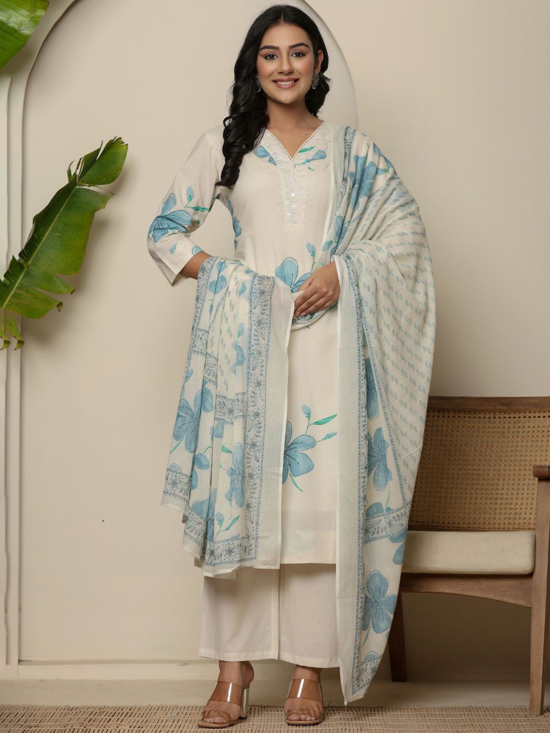 

Do Dhaage Floral Printed V-Neck Straight Pure Cotton Kurta with Trousers & With Dupatta, White