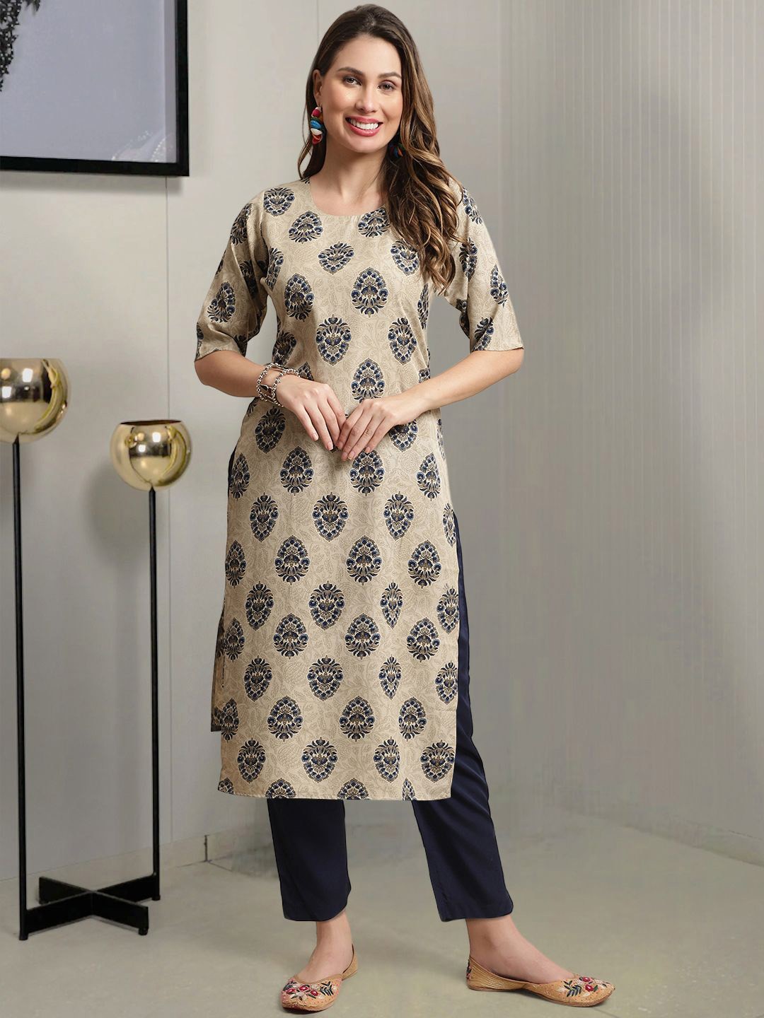 

Moda Rapido Ethnic Motifs Printed Round Neck Straight Kurta With Trousers, Brown