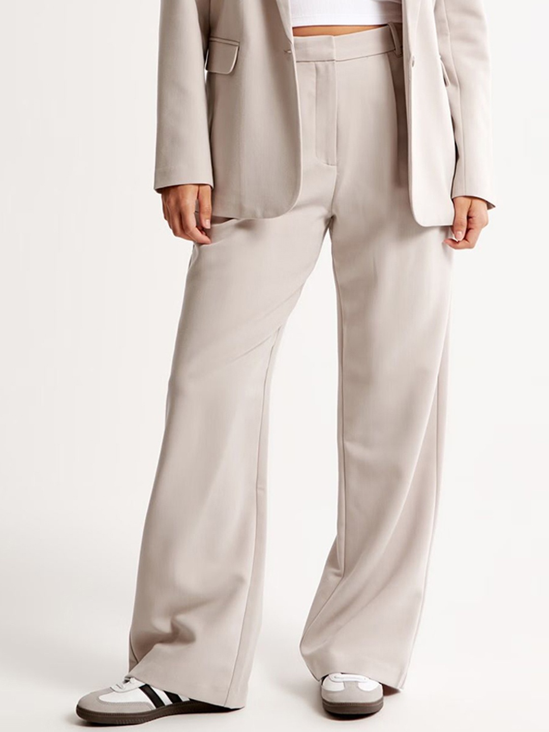 

FNOCKS Women Original Tapered Fit High-Rise Lint Free Pleated Trousers, Beige