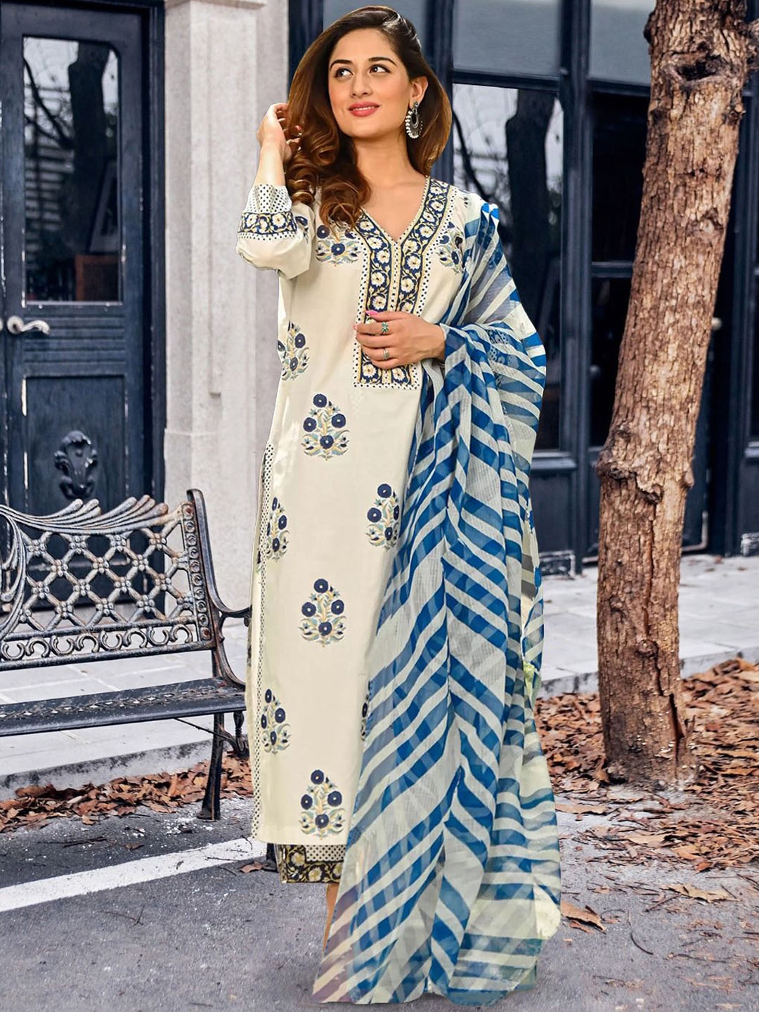 

Moda Rapido Women Ethnic Motifs Printed Regular Kurta with Trousers & With Dupatta, White