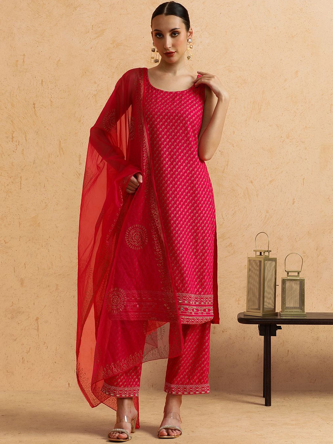

STYLEBAAZI Floral Printed Round Neck Straight Kurta With Trouser And Dupatta, Pink