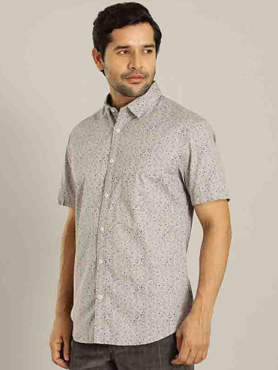 

Indian Terrain Men Slim Fit Opaque Printed Casual Shirt, Black