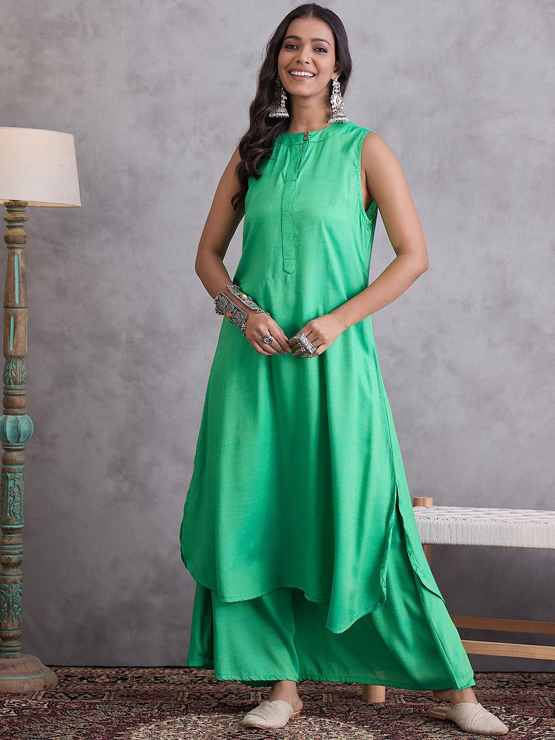 

Sangria Sleeveless A-Line Kurta With Palazzos, Green