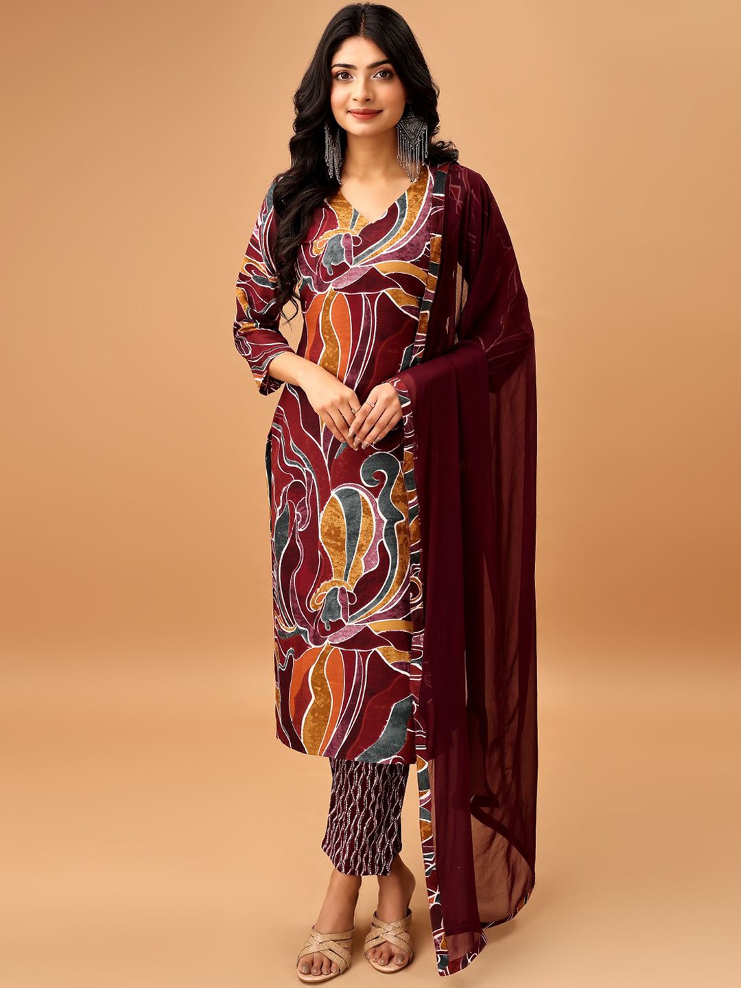 

SANTOPERA DESIGNER Women Printed Regular Kurta with Trousers & With Dupatta, Maroon