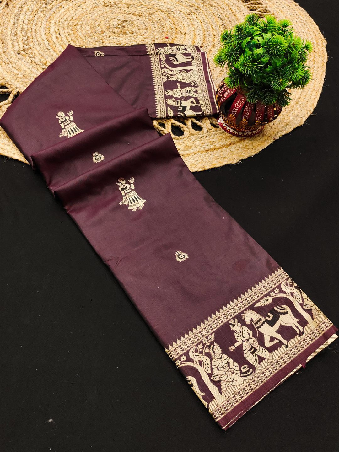 

yourwish Ethnic Motifs Zari Designer Baluchari Saree, Brown