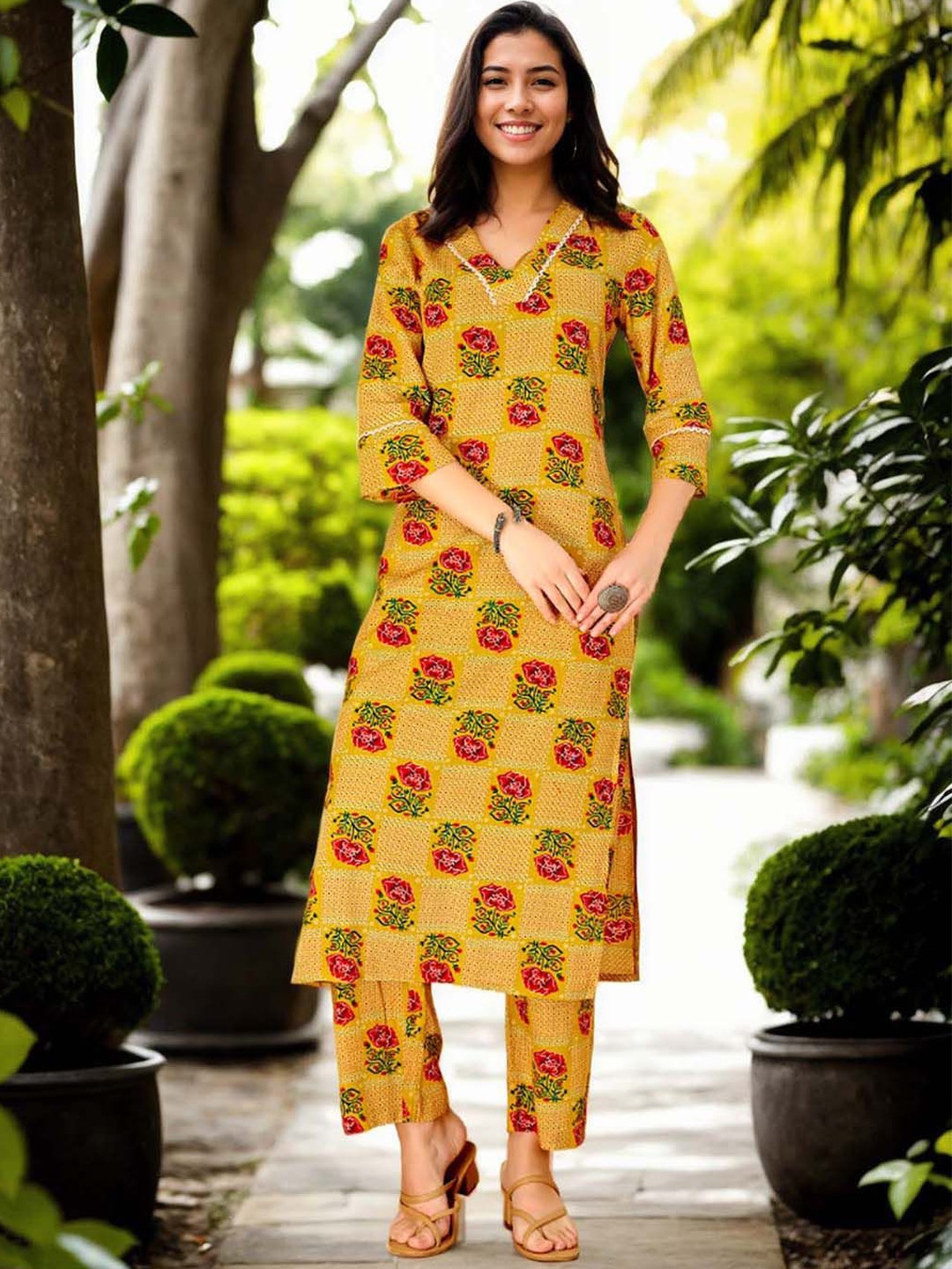 

Anouk Floral Printed V-Neck Tunic And Palazzo, Yellow