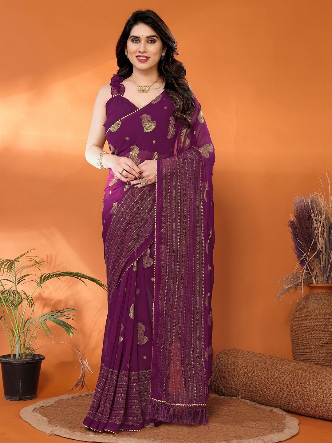 

Fashion FRICKS Ethnic Motifs Poly Georgette Saree, Magenta