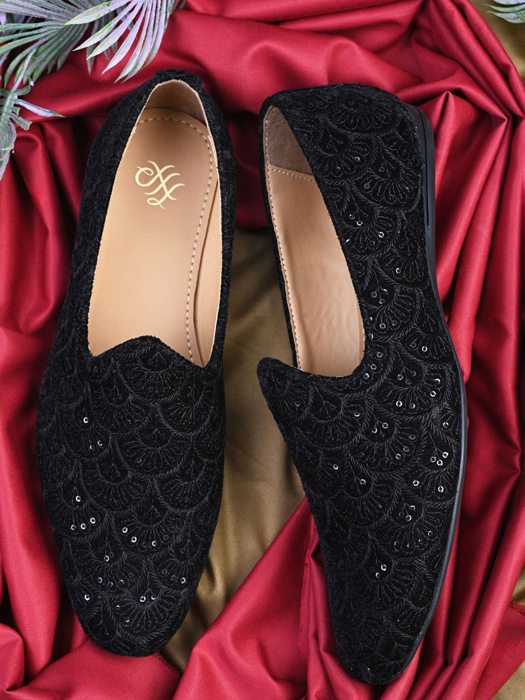 

House of Pataudi Men Sequin Embellished Velvet Slip On Mojaris, Black