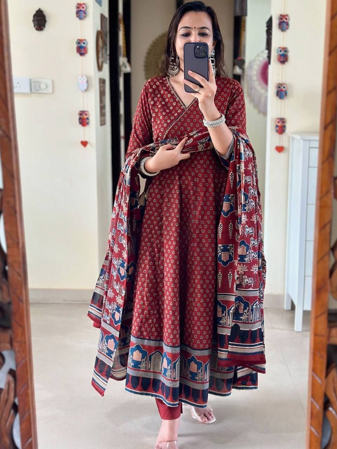 

Bought First Ethnic Motifs Embroidered V-Neck Anarkali Kurta With Trousers & Dupatta, Maroon